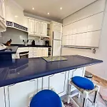 Coqueta Y Luminosa Casa Independiente Fuengirola