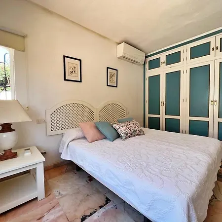 Coqueta Y Luminosa Casa Independiente *