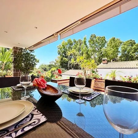 Coqueta Y Luminosa Casa Independiente