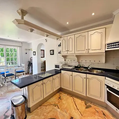 Coqueta Y Luminosa Casa Independiente Lejlighed Fuengirola