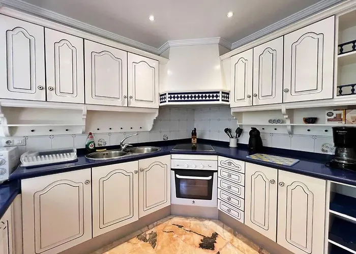 Coqueta Y Luminosa Casa Independiente Fuengirola