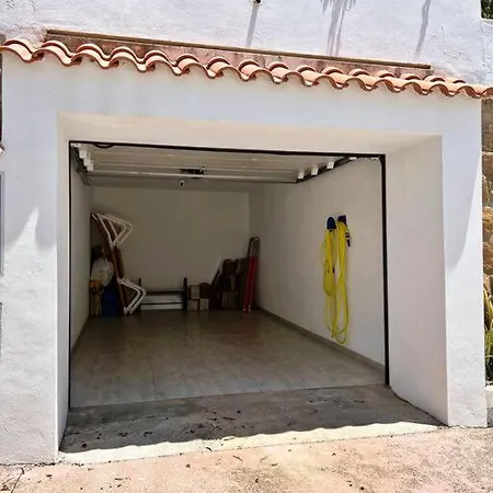 Coqueta Y Luminosa Casa Independiente Фуенхірола