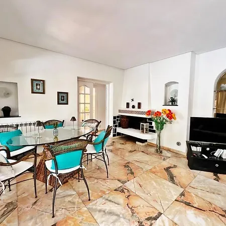 Апартаменти Coqueta Y Luminosa Casa Independiente Фуенхірола