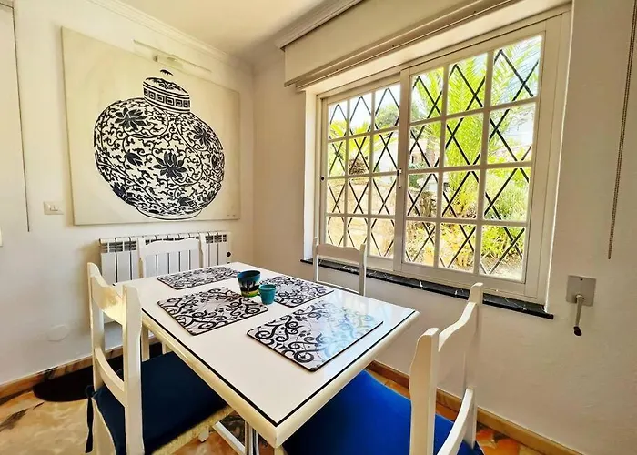 Coqueta Y Luminosa Casa Independiente