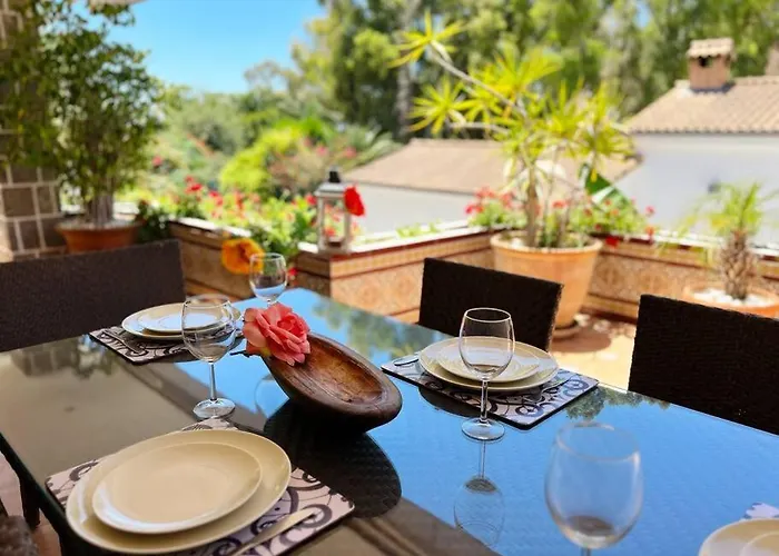 Coqueta Y Luminosa Casa Independiente * Fuengirola